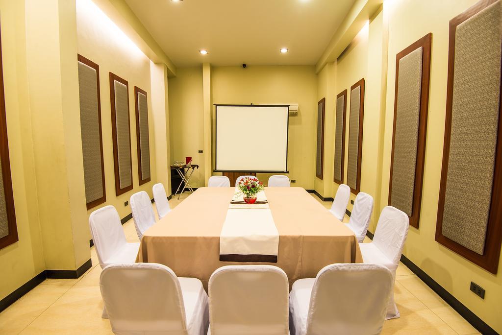 Ariana Hotel 3*